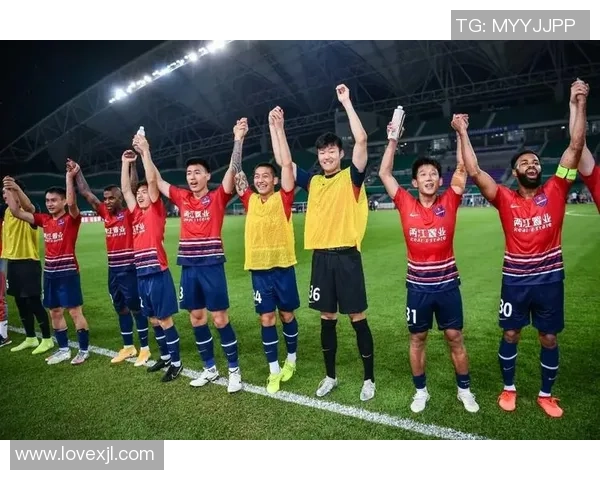 武汉篮球队与重庆篮球队赛后状态分析与复盘总结